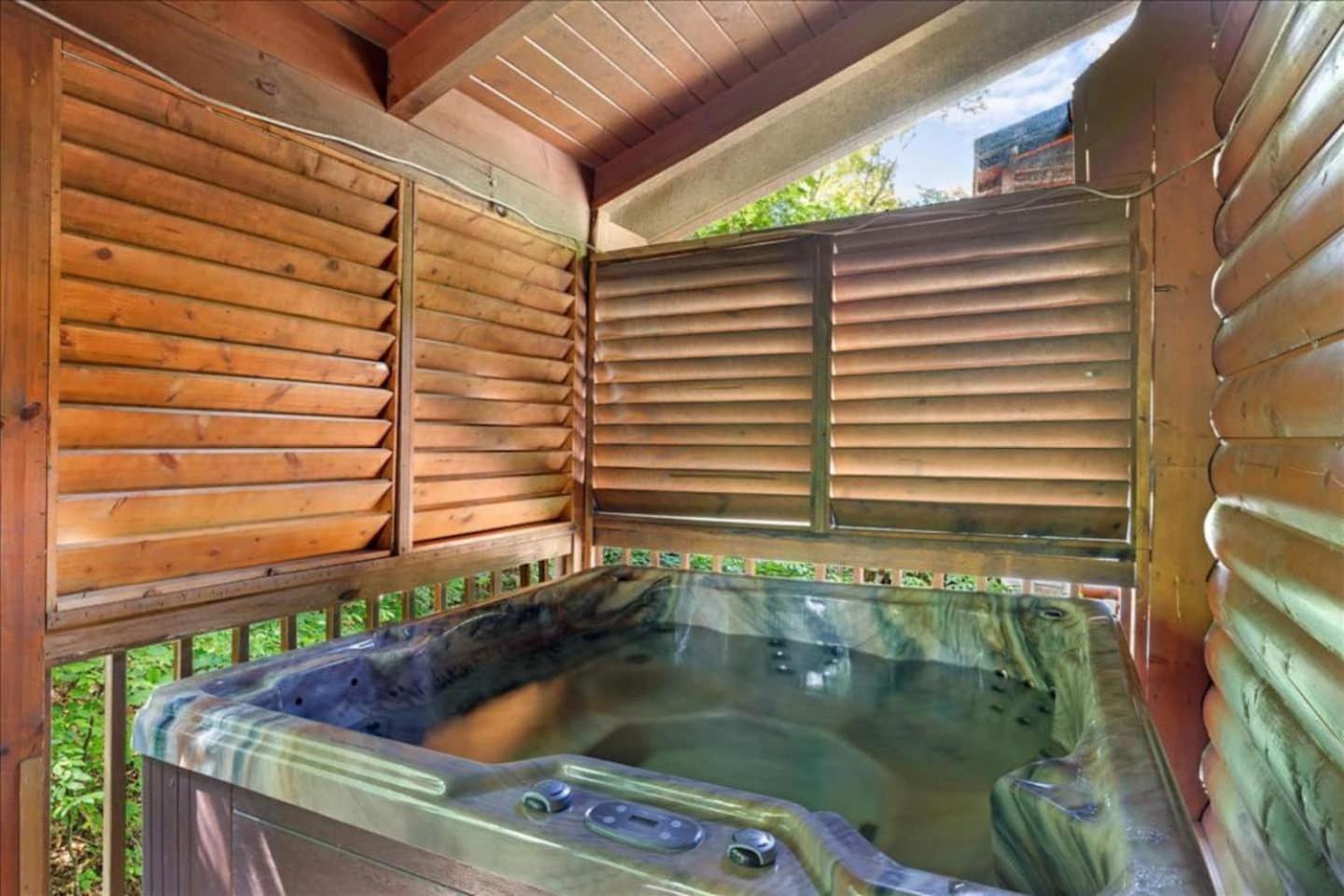 5Br Smoky Cabin Hot Tub, Games, 1 Mi To Parkway Pigeon Forge Exteriör bild