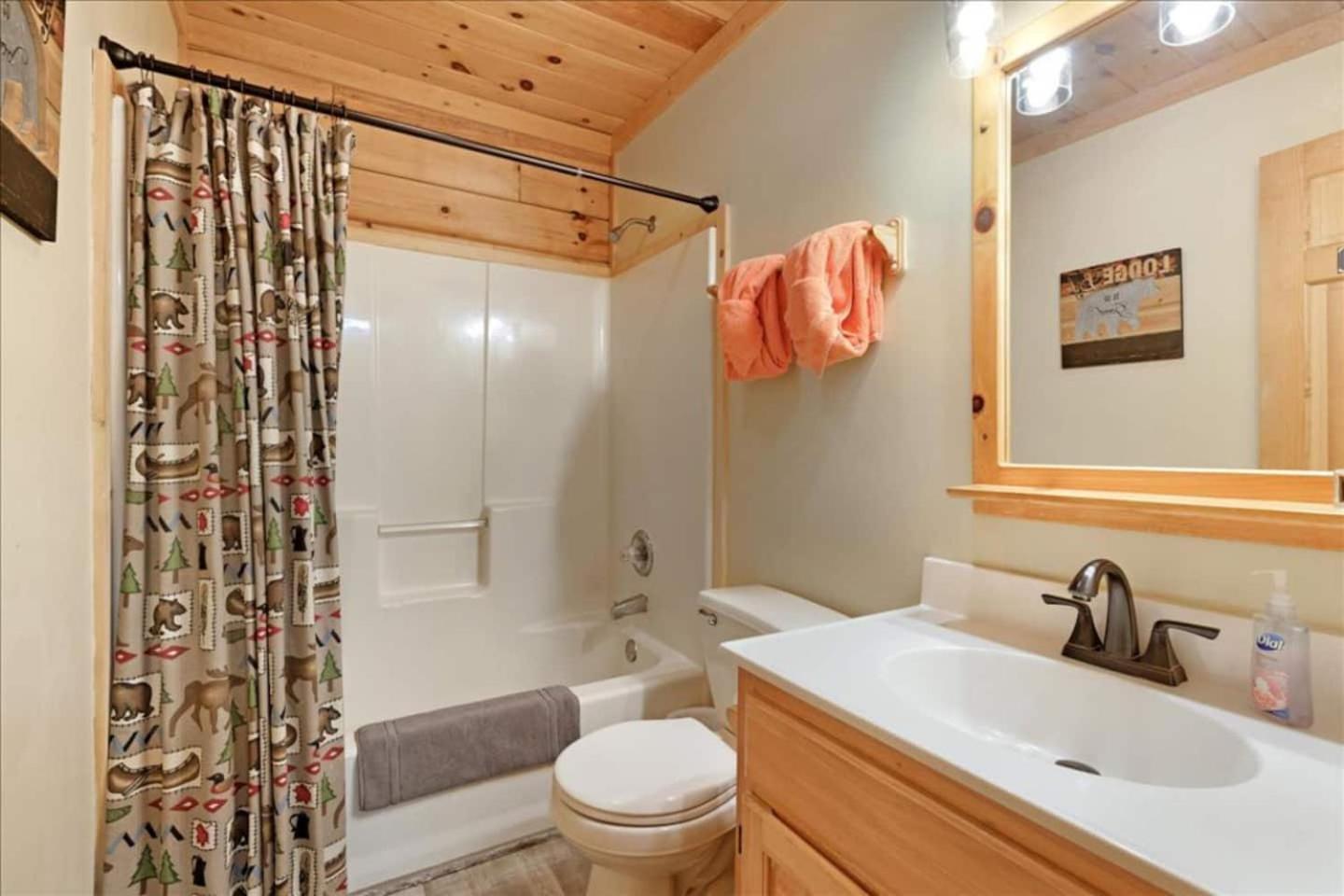5Br Smoky Cabin Hot Tub, Games, 1 Mi To Parkway Pigeon Forge Exteriör bild