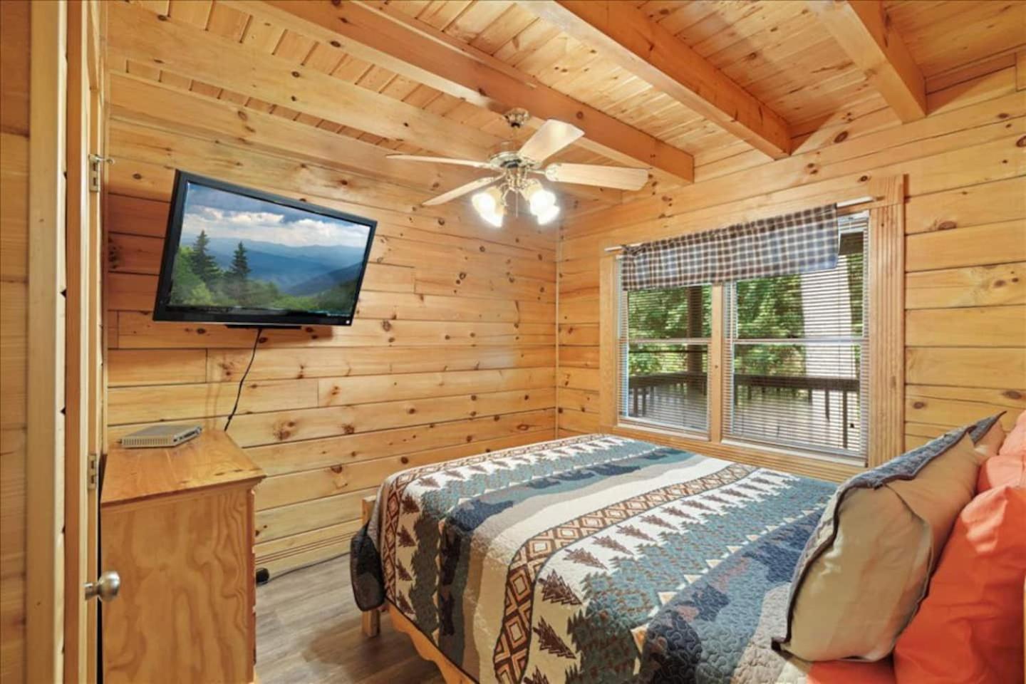 5Br Smoky Cabin Hot Tub, Games, 1 Mi To Parkway Pigeon Forge Exteriör bild