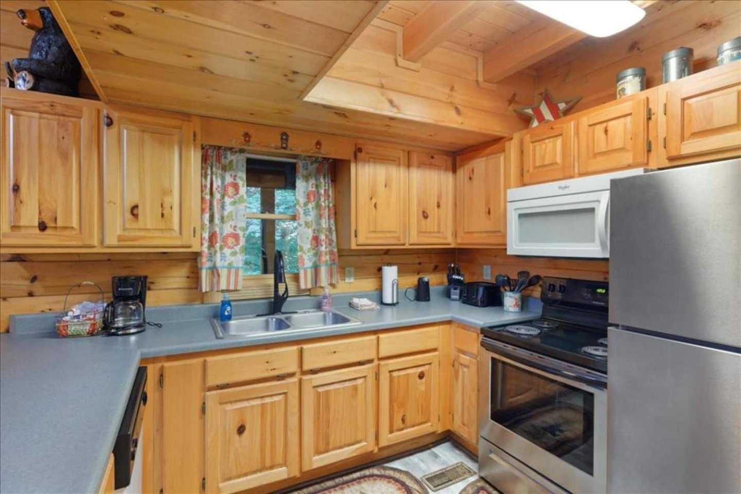 5Br Smoky Cabin Hot Tub, Games, 1 Mi To Parkway Pigeon Forge Exteriör bild