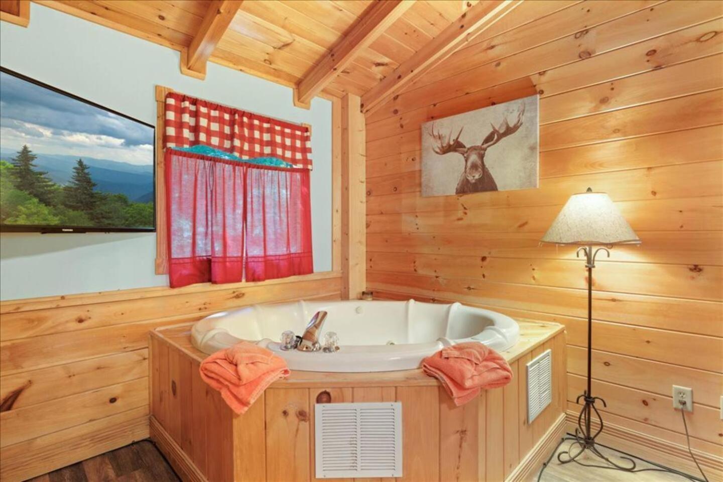5Br Smoky Cabin Hot Tub, Games, 1 Mi To Parkway Pigeon Forge Exteriör bild