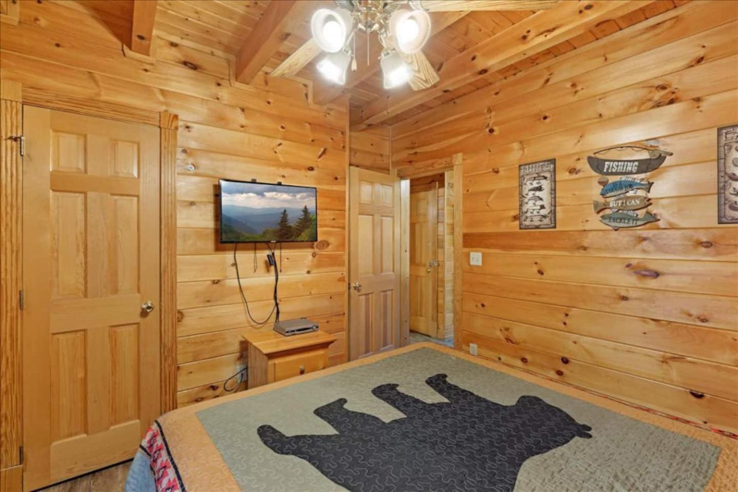 5Br Smoky Cabin Hot Tub, Games, 1 Mi To Parkway Pigeon Forge Exteriör bild
