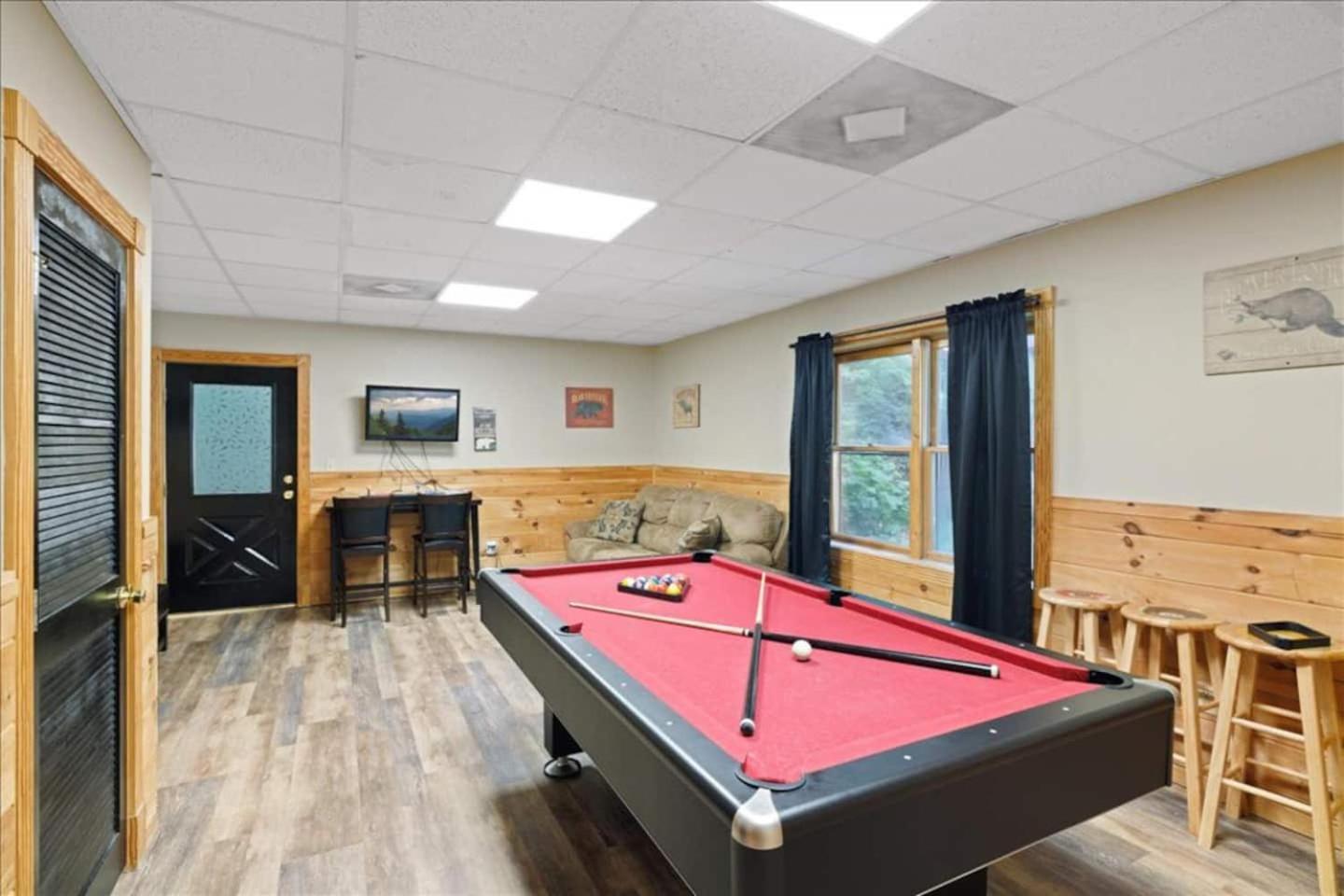 5Br Smoky Cabin Hot Tub, Games, 1 Mi To Parkway Pigeon Forge Exteriör bild