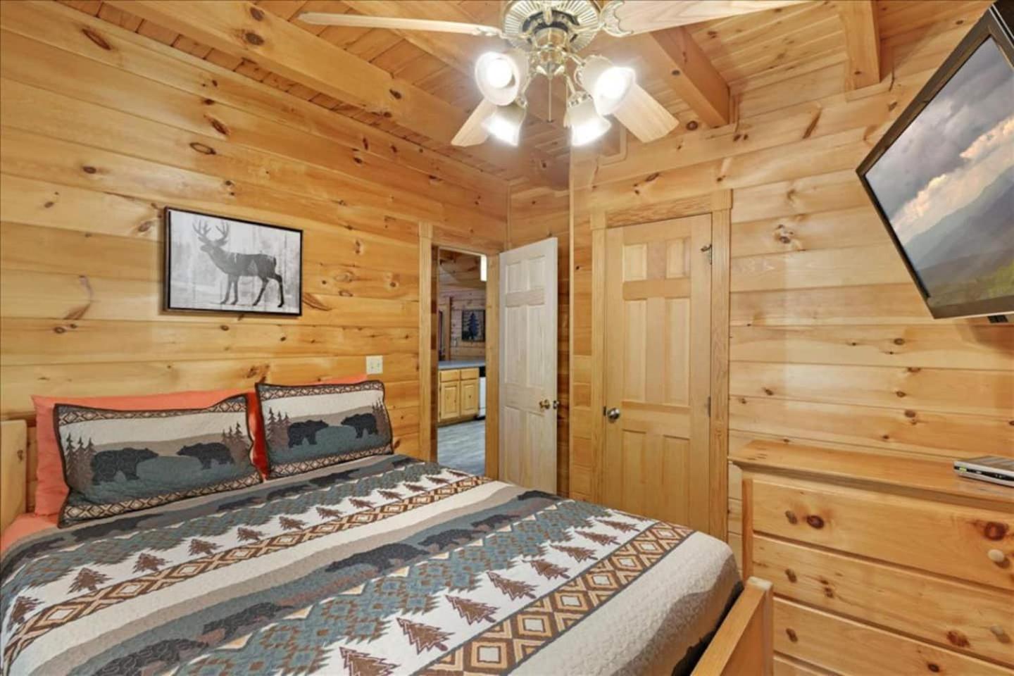 5Br Smoky Cabin Hot Tub, Games, 1 Mi To Parkway Pigeon Forge Exteriör bild