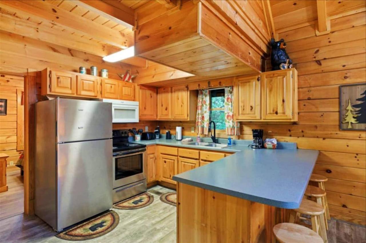 5Br Smoky Cabin Hot Tub, Games, 1 Mi To Parkway Pigeon Forge Exteriör bild